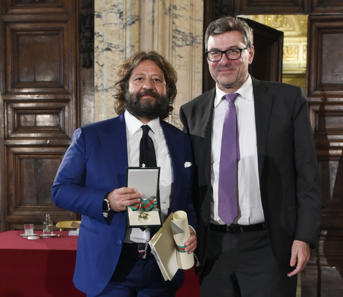 Guido Grassi Damiani riceve l’onorificenza dell’Ordine“Al Merito del Lavoro”