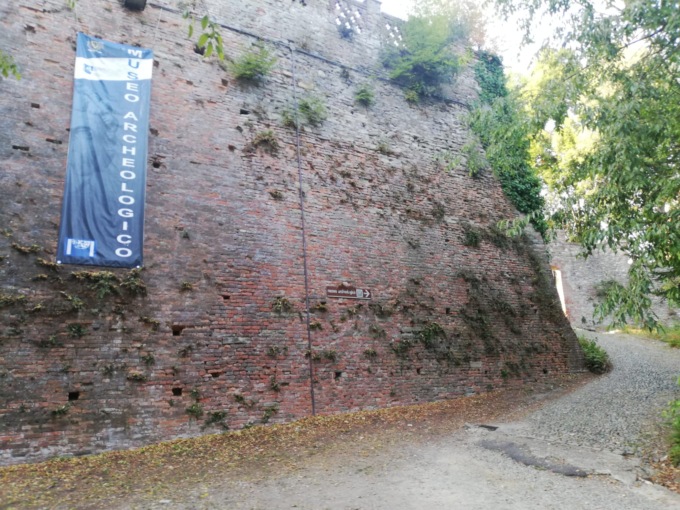 Il paesaggio minuto di Pancrazzi corre fra i reperti romani