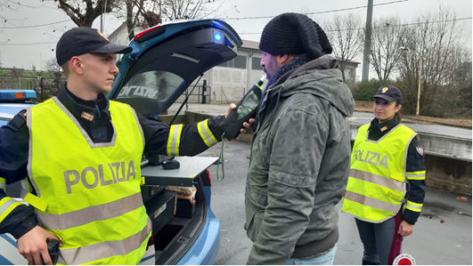 Torino: guida in stato di ebrezza alcolica, 15 patenti ritirate dalla Polizia Stradale