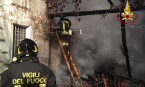 Incendio in cascina a Tortona: a fuoco il porticato e la stalla