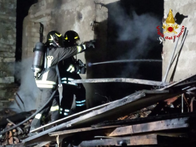 A fuoco il seminterrato di un palazzo a San Sebastiano Curone