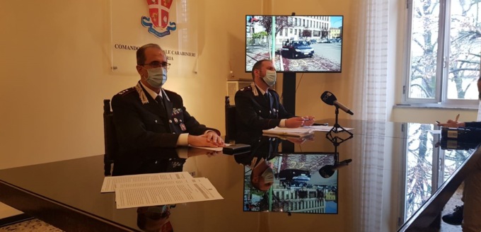 Novi Ligure: producevano “purple drank” e picchiavano chi non pagava, sgominata banda di giovanissimi