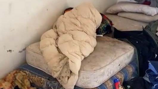 Occupano abusivamente l’ex caserma “Giorgi”: nei guai due senzatetto marocchini