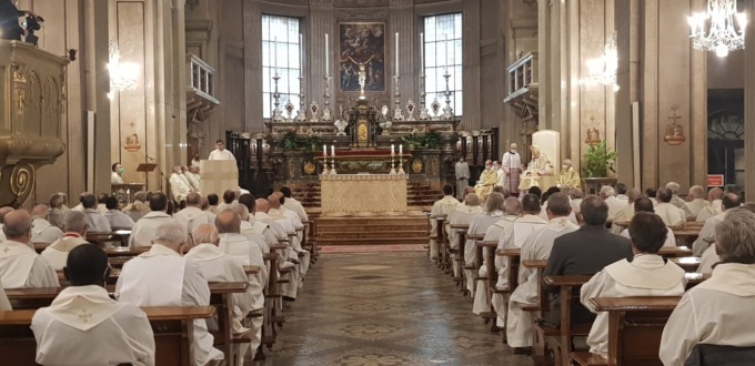 Tortona: il nuovo vescovo Marini celebra la messa con i sacerdoti del territorio