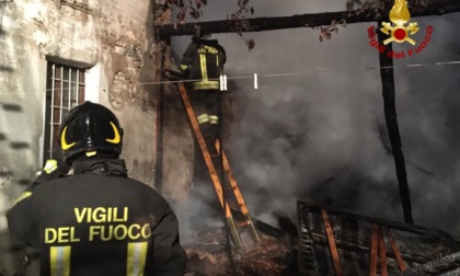 Tortona: a fuoco porticato e stalla in strada Diletta, nessun ferito