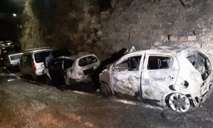 Diverse auto incendiate nella notte di Natale a Sanremo e Ventimiglia