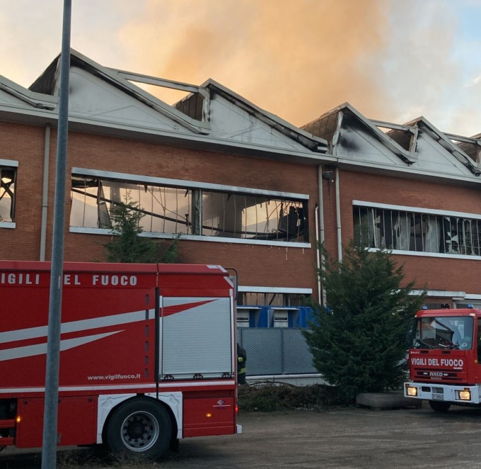 Incendio alla Demap di Beinasco: livelli alti di inquinamento nell’aria