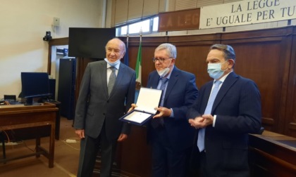 Premiato ad Alessandria Mario Boccassi  per i suoi 60 anni di avvocatura