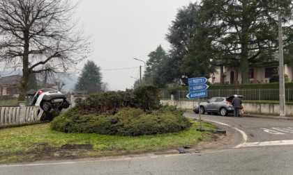 Pecetto di Valenza: incidente tra due auto in frazione Pellizzari