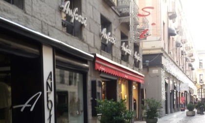 Alessandria: altra spaccata in centro al negozio di abbigliamento Anfossi