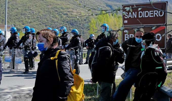 Val di Susa: attacchi No Tav al cantiere dell’autoporto