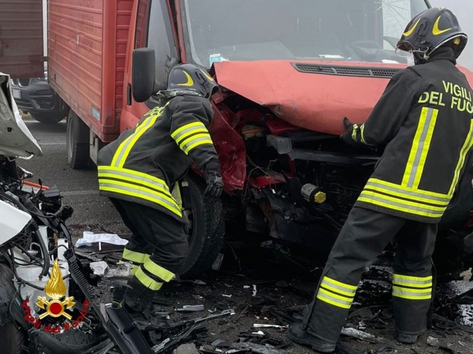 Incidente stradale sulla Sp 240: coinvolti un’auto e un autocarro