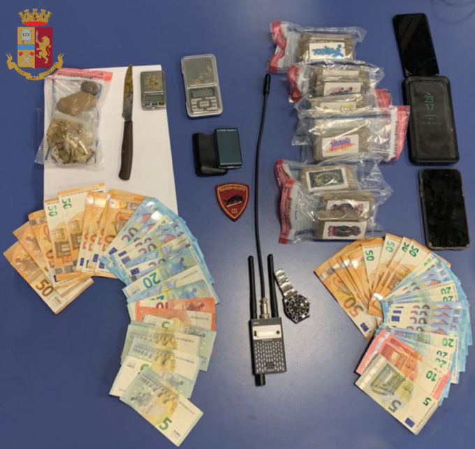Genova: sgominata la banda degli “spacciatori in taxi”