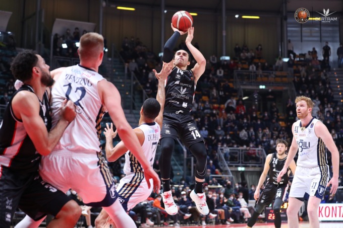 Derthona Basket, beffarda sconfitta all’overtime per mano di Reggio Emilia