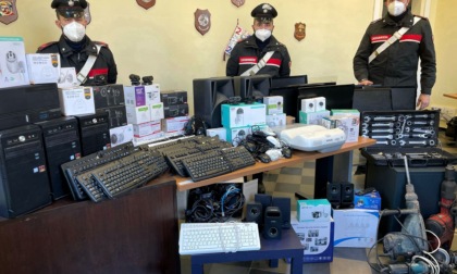 Torino: rubano computer e li rivendono sul web, denunciati tre minorenni