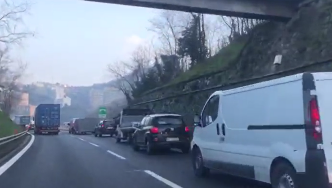 Autostrade: code tra il bivio A7/A10 e il bivio A7/A12 per lavori