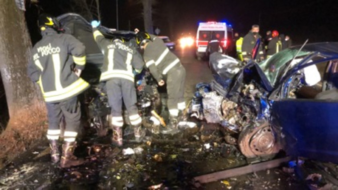 Dopo il frontale, l’auto prende fuoco: perde la vita Luca Ferro di Verrua Savoia