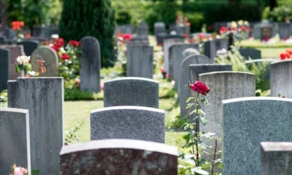 Concessioni cimiteri ad Alessandria: la Lega attacca, ma la giunta minimizza