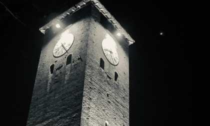 Pontecurone: luci della Torre Civica spente per protestare contro il caro bollette
