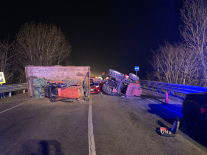 Auto contro trattore tra Ozzano Monferrato e Castagnone di Pontestura