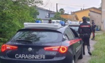 Bimba di 10 anni chiama i carabinieri perchè la mamma è ubriaca
