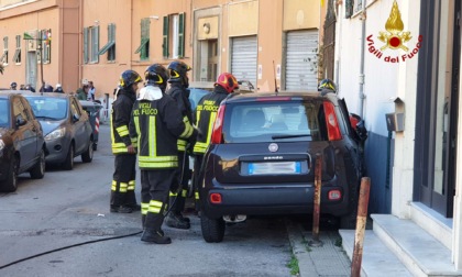 Genova: fuga di gas in seguito ad un incidente stradale, l'intervento dei vigili del fuoco