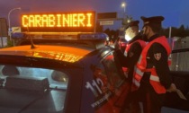 Automobilista si sente male e si ferma sullo spartitraffico: soccorso dai carabinieri a Tortona