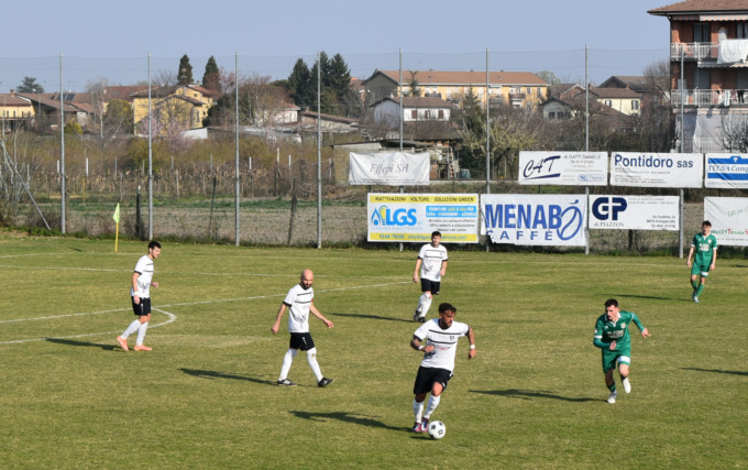 Calcio, Eccellenza: l’Acqui domina il derby, Castellazzo sempre più giù