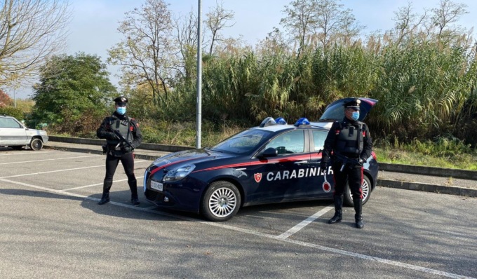 Violenta lite davanti al supermercato Gulliver di Serravalle Scrivia: un ferito grave