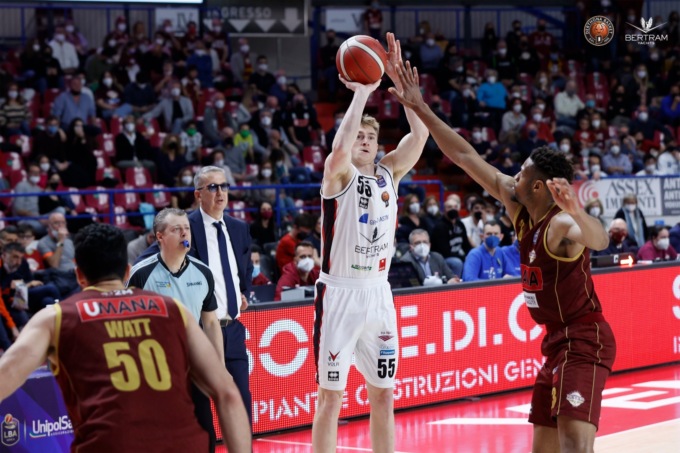 Derthona Basket, pesante tonfo casalingo contro Pesaro