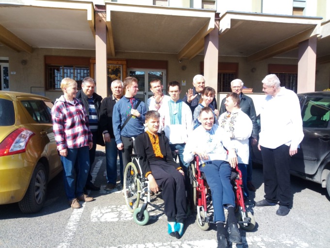 Arrivati gli 8 ragazzi disabili ucraini al centro Mater Dei di Tortona