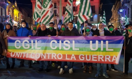 Alessandria, le foto della manifestazione in piazzetta della Lega contro la guerra in Ucraina