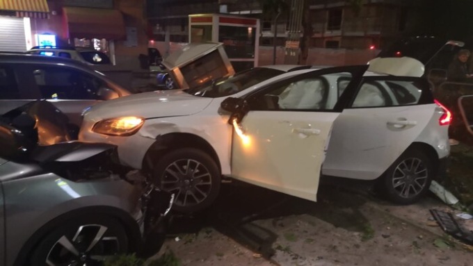 La Spezia, tre incidenti stradali nella notte, quattro feriti