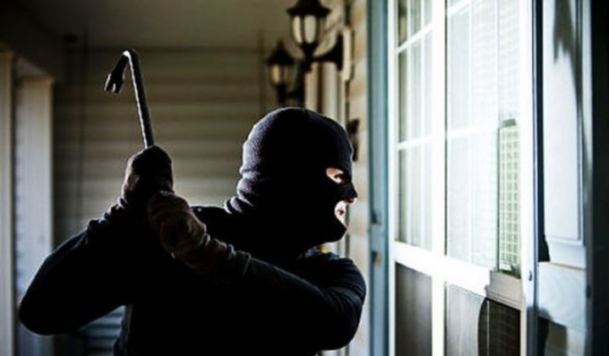 Gli imprenditori Benzi rapinati, sequestrati (e presi a schiaffi) nella loro villa