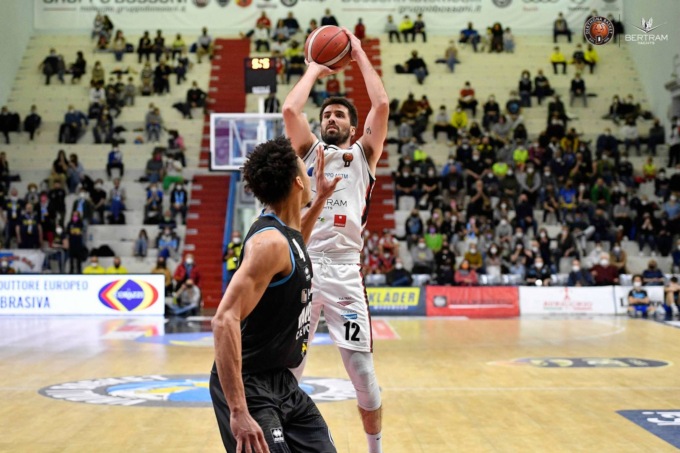 Derthona Basket, rimonta da urlo per battere Brescia