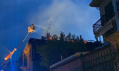 Incendio di Viale Cellini a Valenza: ancora in corso lo spegnimento