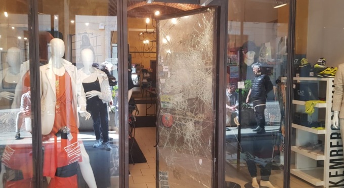 Non si fermano le spaccate ai negozi ad Alessandria: altri tre colpi