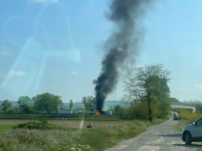 Tortona, scontro tra due camion sulla A7: morto uno dei due conducenti, tratto riaperto al traffico