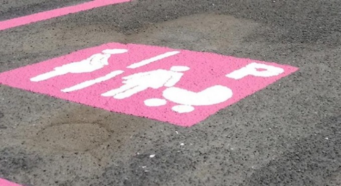 “Stalli Rosa”: ad Alessandria i nuovi parcheggi dedicati alle neo e future mamme