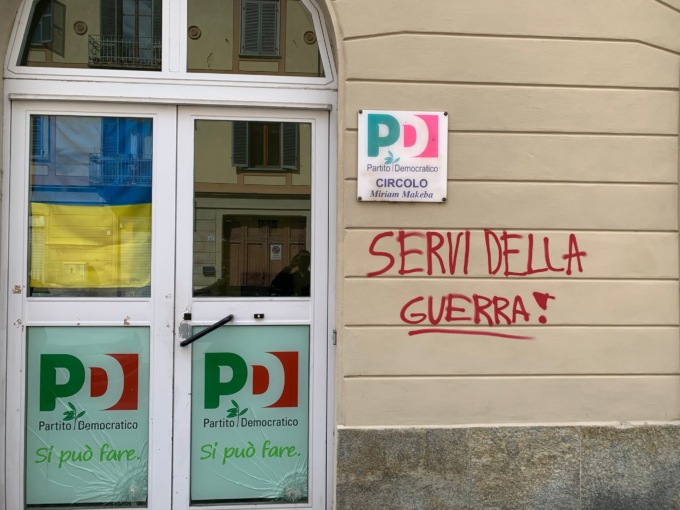 25 Aprile: a Torino imbrattate le sedi del Partito Democratico di via Oropa e dell’Associazione Radicale Adelaide Aglietta