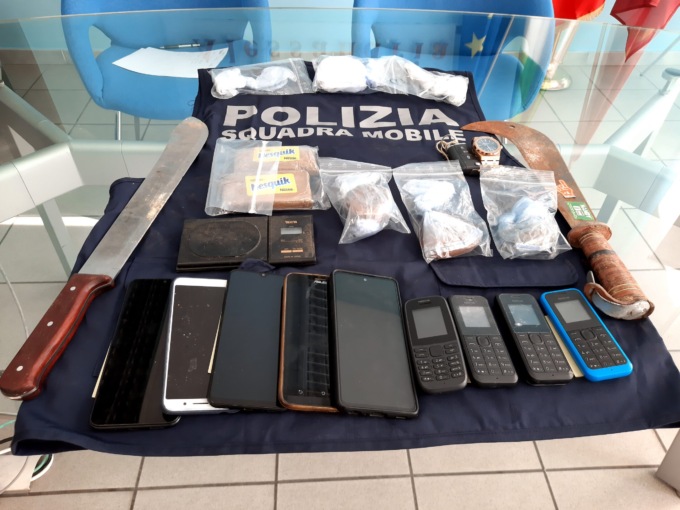 Spacciavano droga nelle campagne dell’Alessandrino: 3 arresti