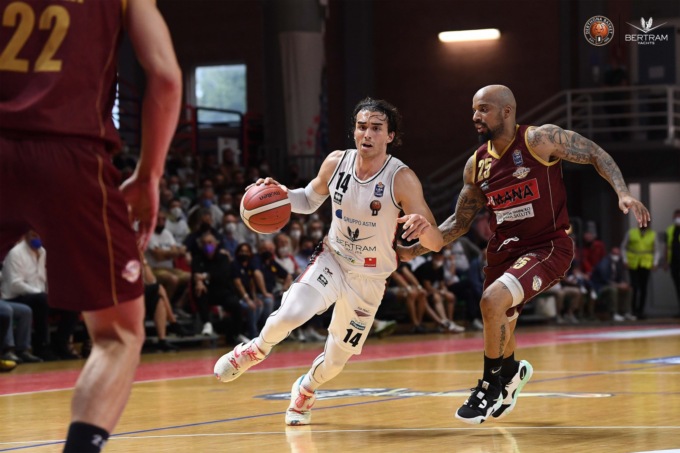Derthona Basket, riscossa in gara 2 contro Venezia