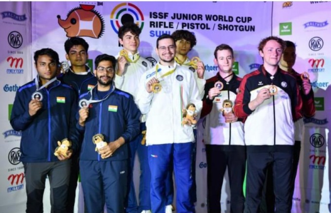Il pozzolese Bonazzi vince l’oro juniores a squadre in Coppa del Mondo di tiro a segno