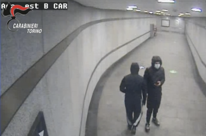 Torino: arrestati 4 minorenni ritenuti responsabili di rapine consumate nel centro￼