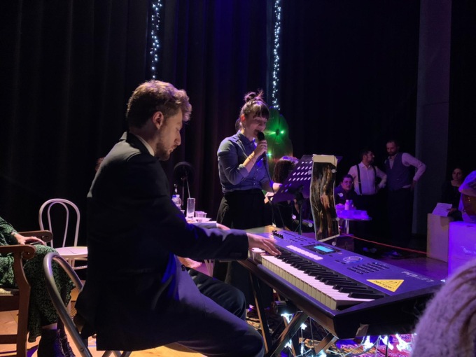 Novi Ligure: in scena al Giacometti il “Caffè Cantante” del Teatro del Rimbombo