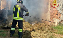 Incendio in un capannone a Casale Monferrato: a fuoco foraggio e mezzi agricoli