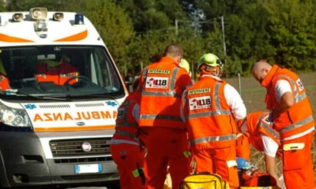 Tragedia: autista muore mentre guida l’autobus