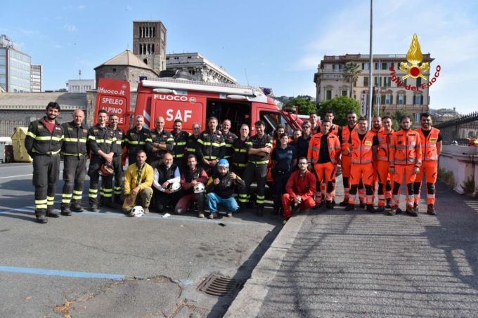 Genova: esercitazione dei Vigili del Fuoco al ponte monumentale