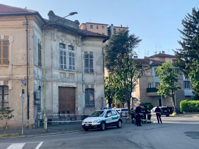 Novi Ligure, distacco di calcinacci della facciata della ex caserma