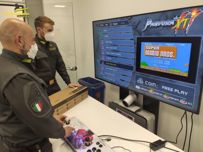Console con videogiochi pirata: Guardia di Finanza sequestra oltre mille “Pandora Box”
